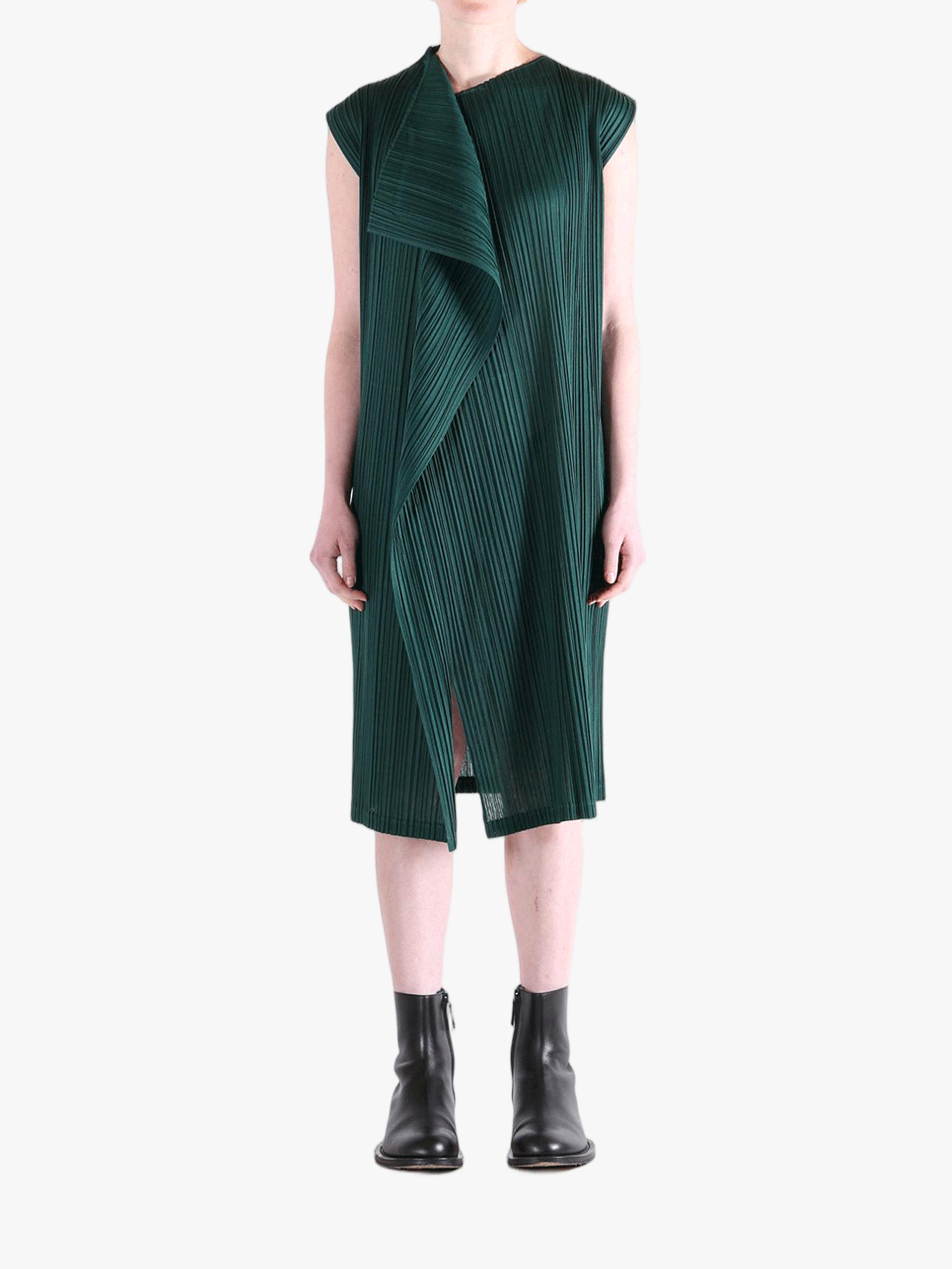 Green dress, full body view