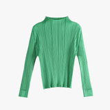 Green shirt,front view