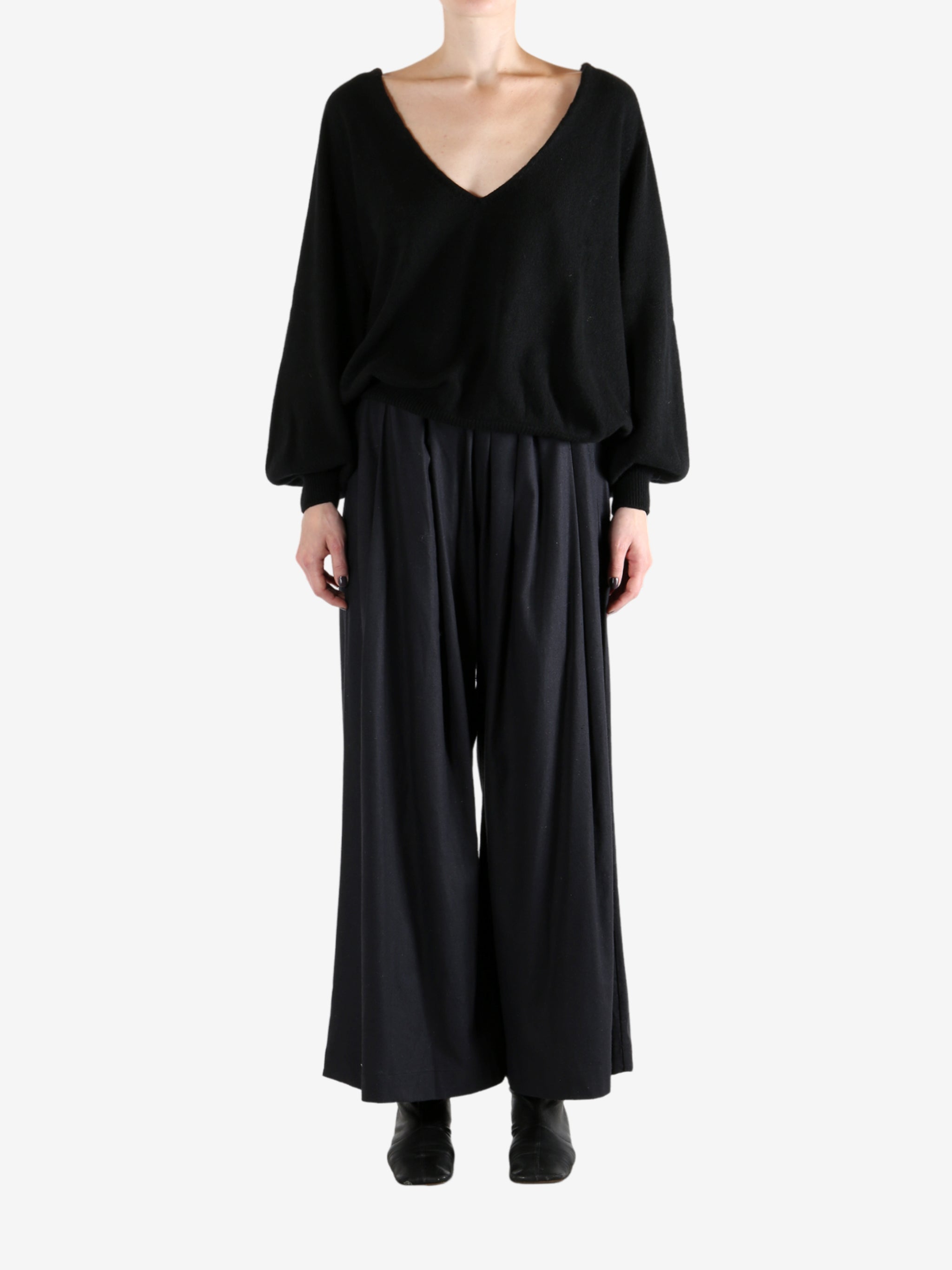 Black sweatshirt, full body view