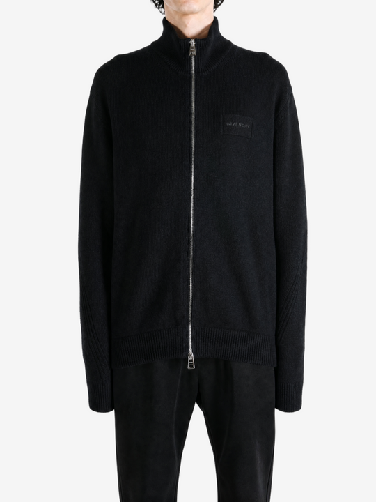 Black Jacket，front view