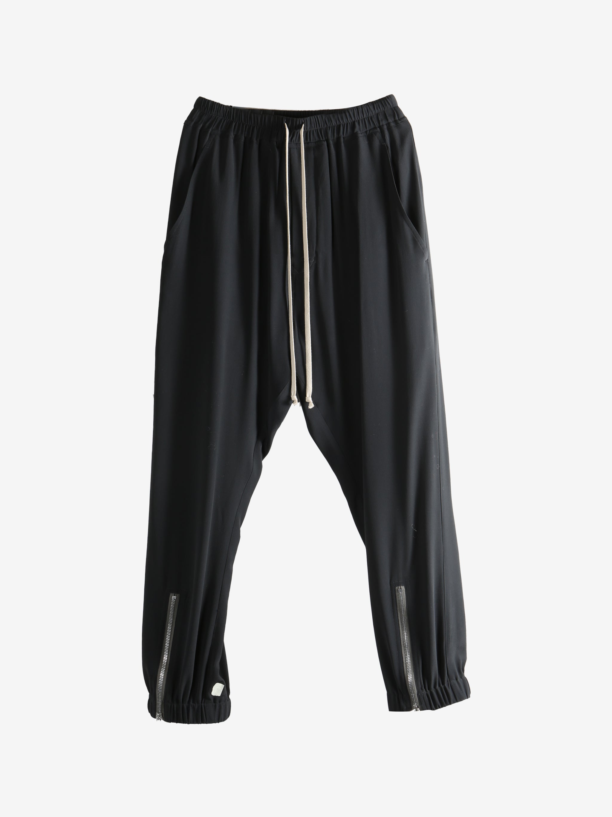 Black pant, front view