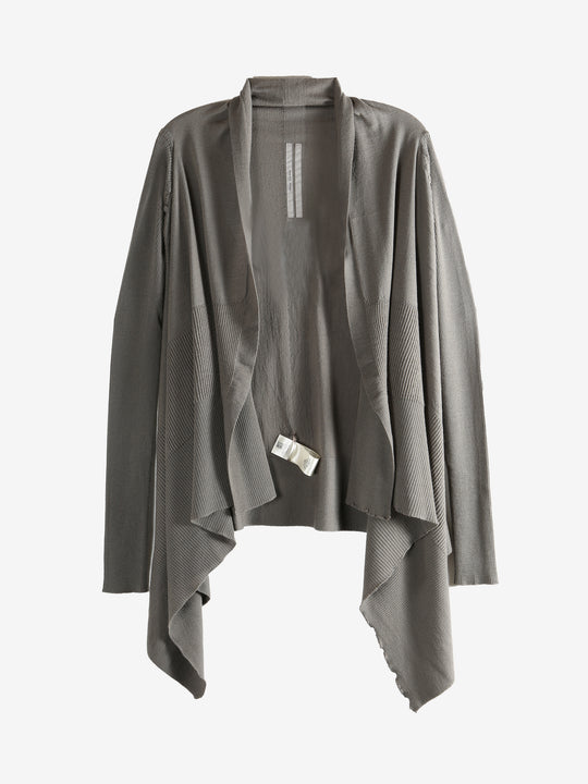 Grey knitwear,front view