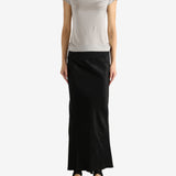 Grey t-shirt, full body view