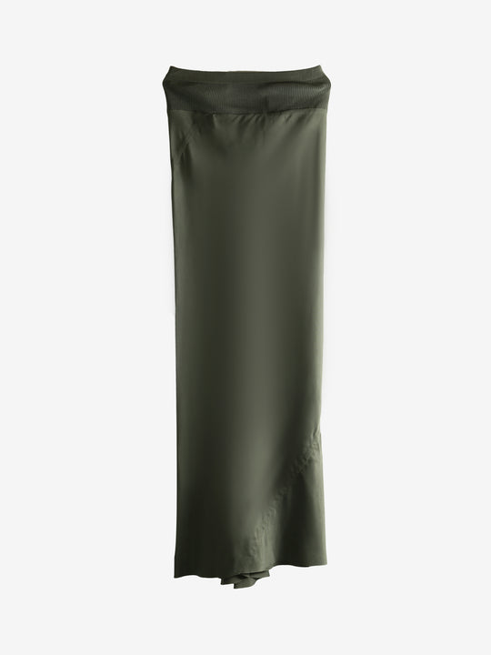 Green skirt, front view