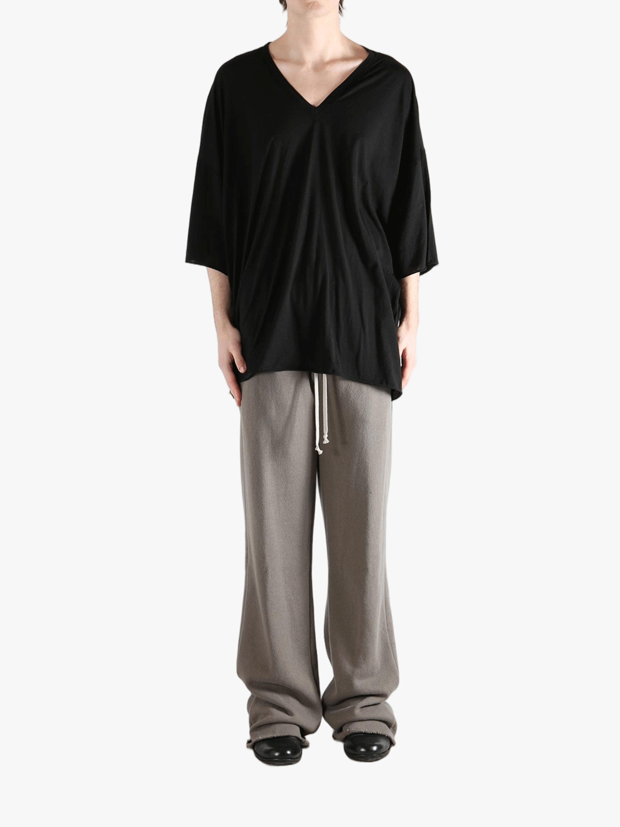 Black shirt,full body view