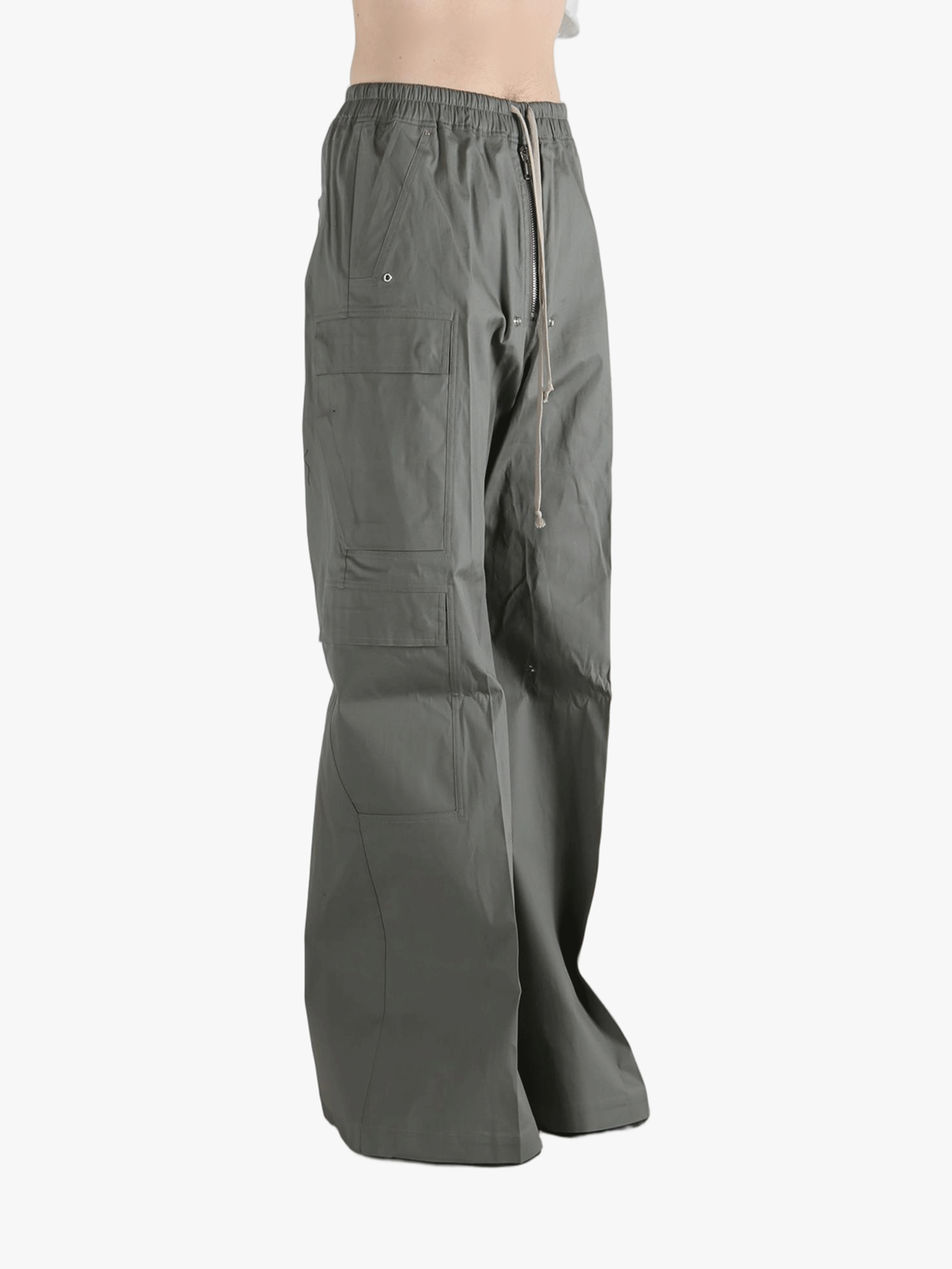 Gray cargo pants,front view