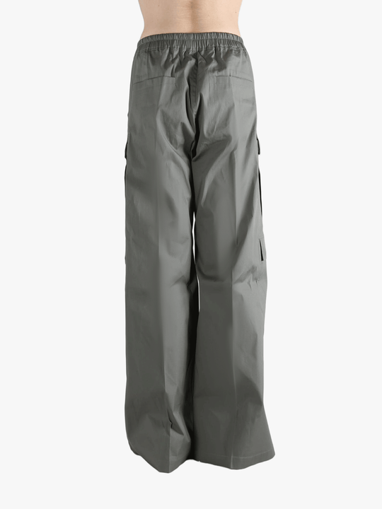 Gray cargo pants,front view