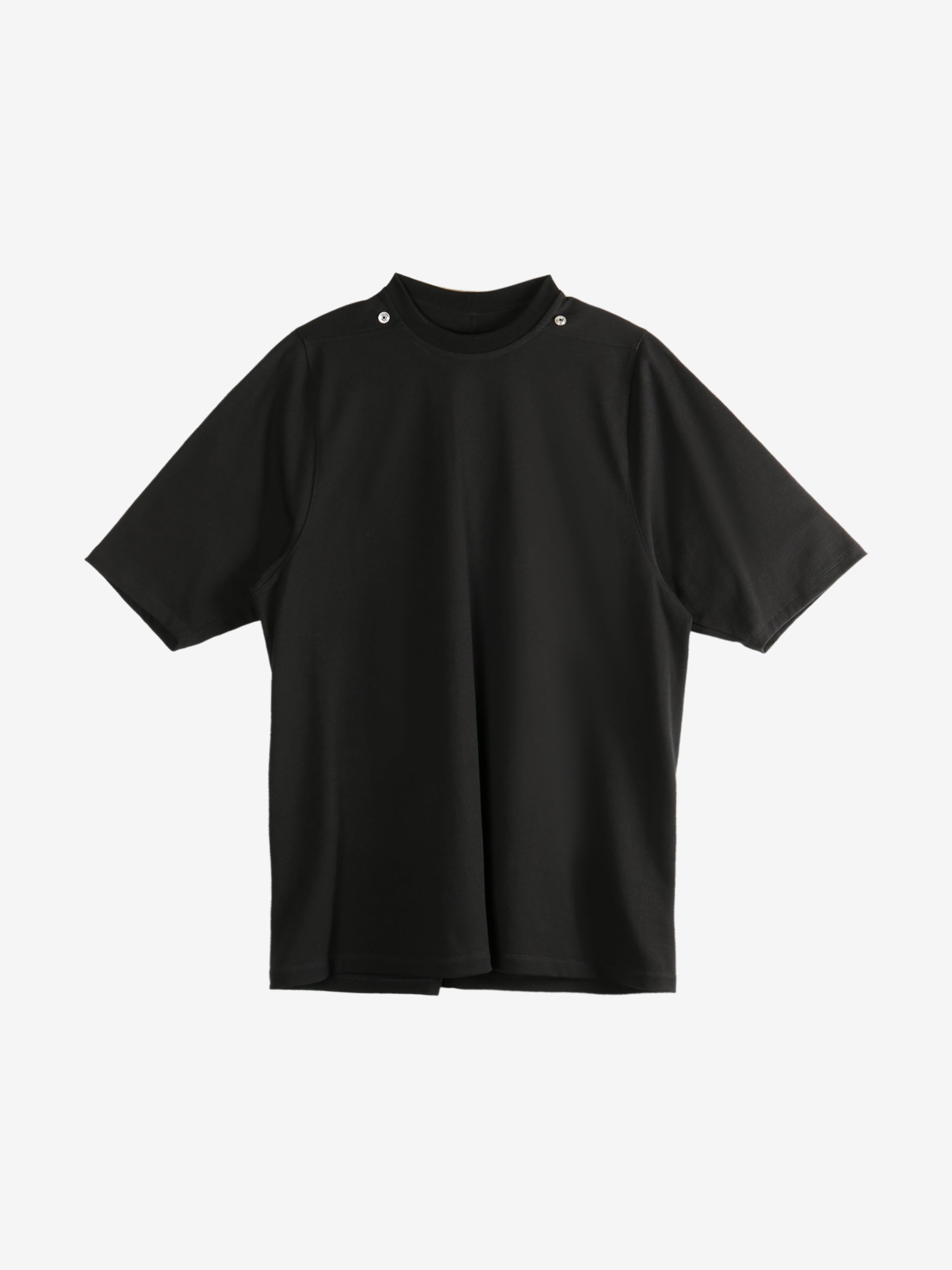 Black shirt, front view