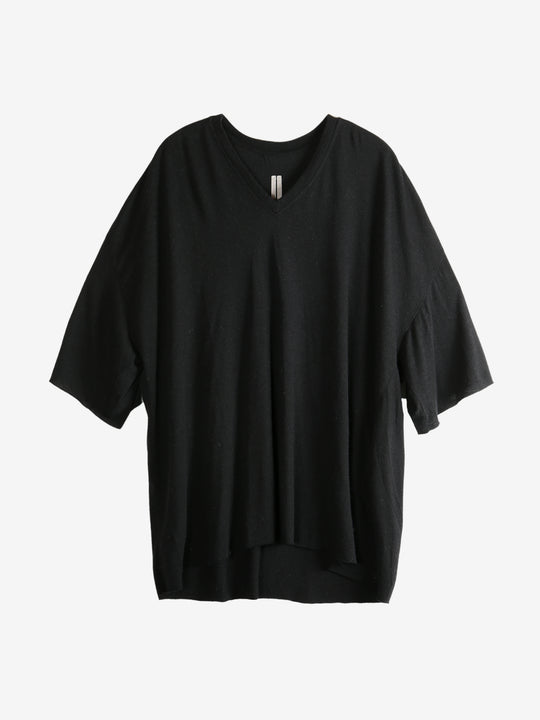 Black t-shirt, front view