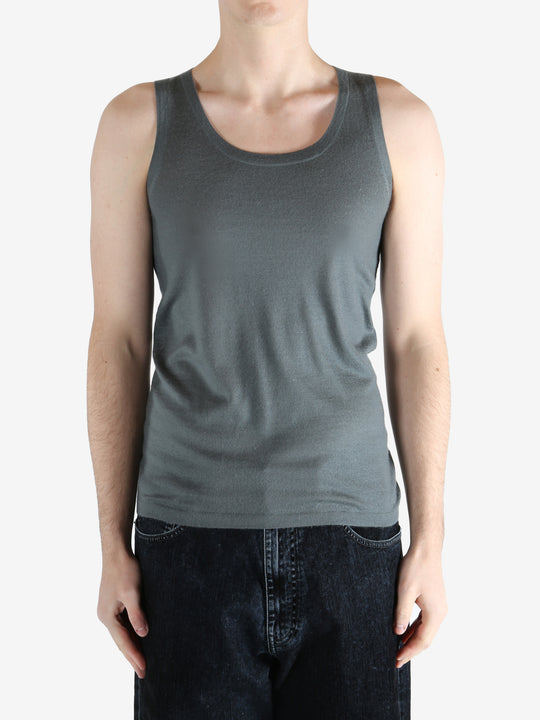Grey top worn by a person, showing the top's fit