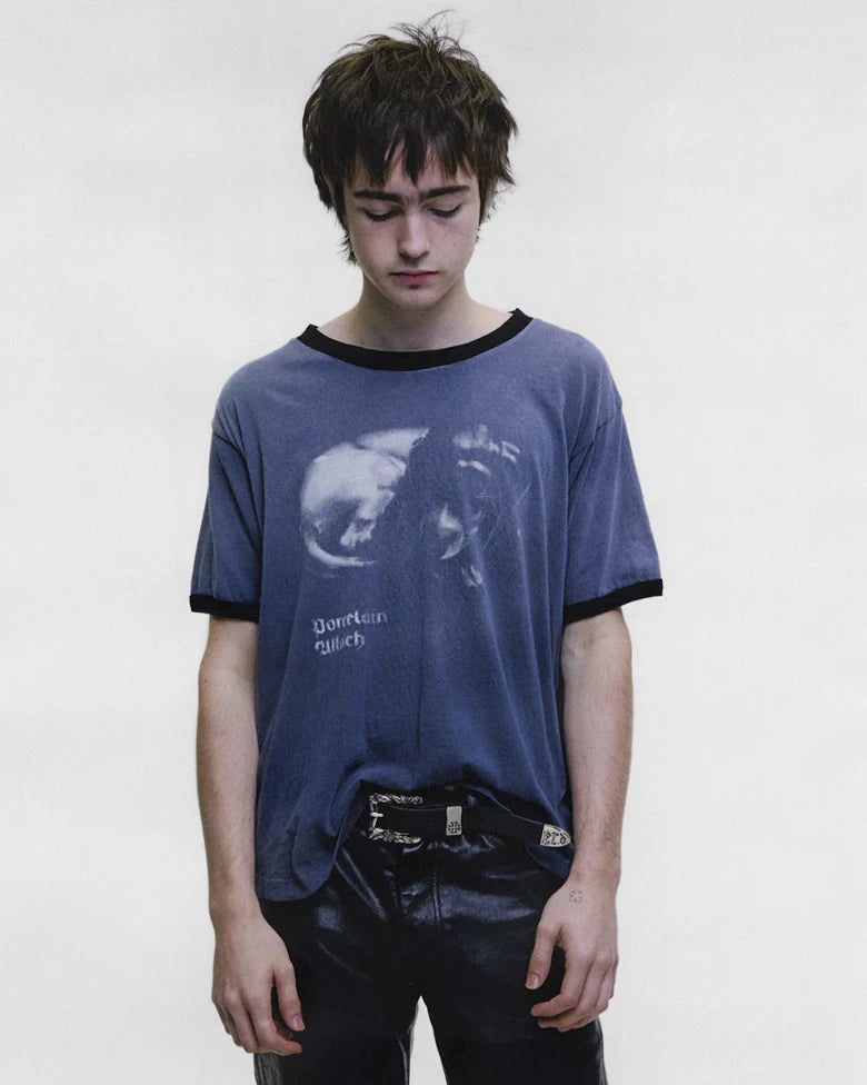 Blue t-shirt, full body view