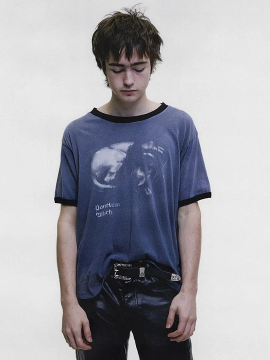 Blue t-shirt, full body view