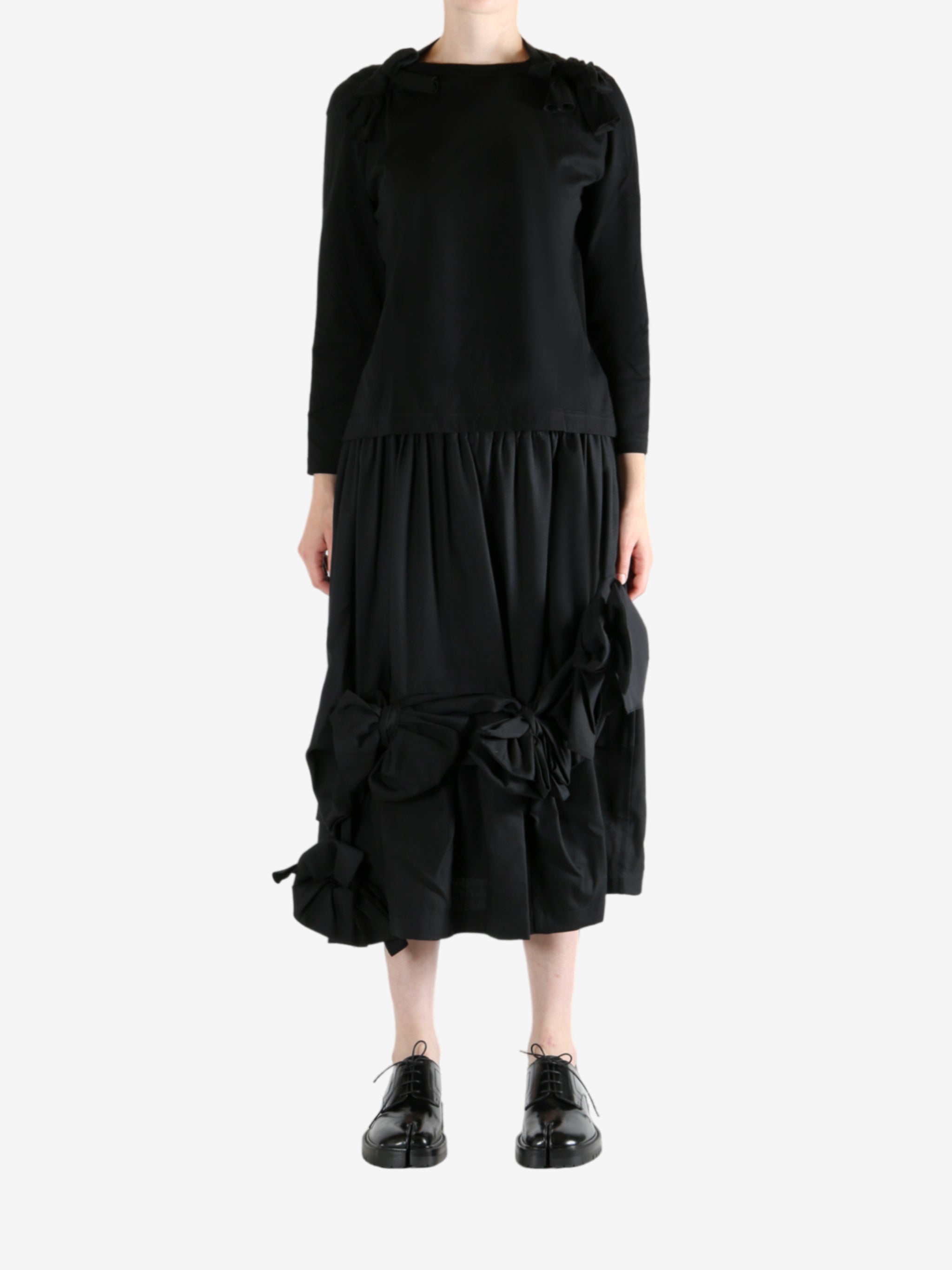 Black t-shirt, full body view