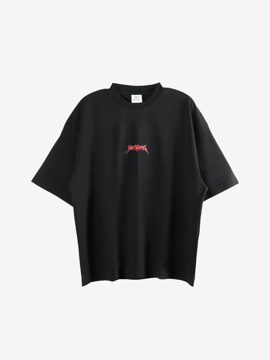 Black t-shirt,front view