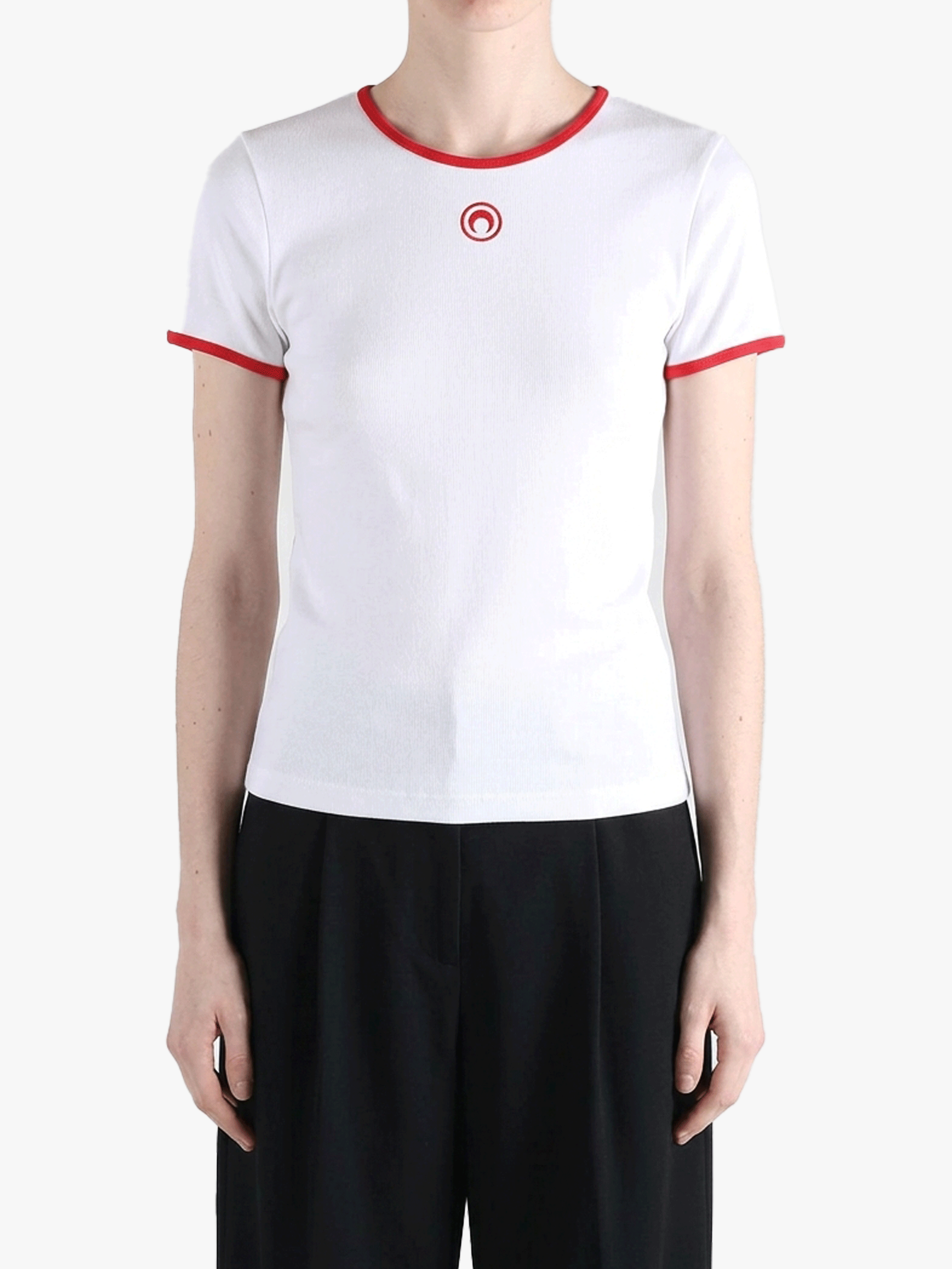 White t-shirts worn by a person, showing the t-shirts fit