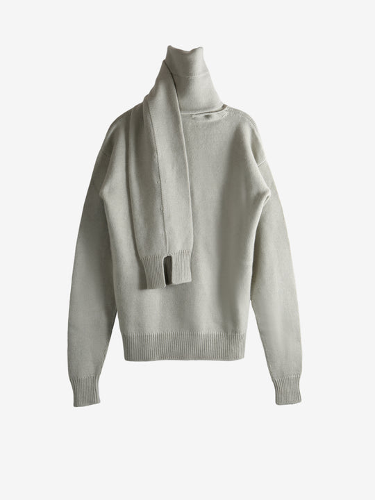 Green knitwear, front view