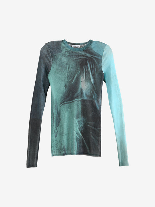 Blue top, front view