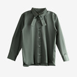 Green shirt, front view