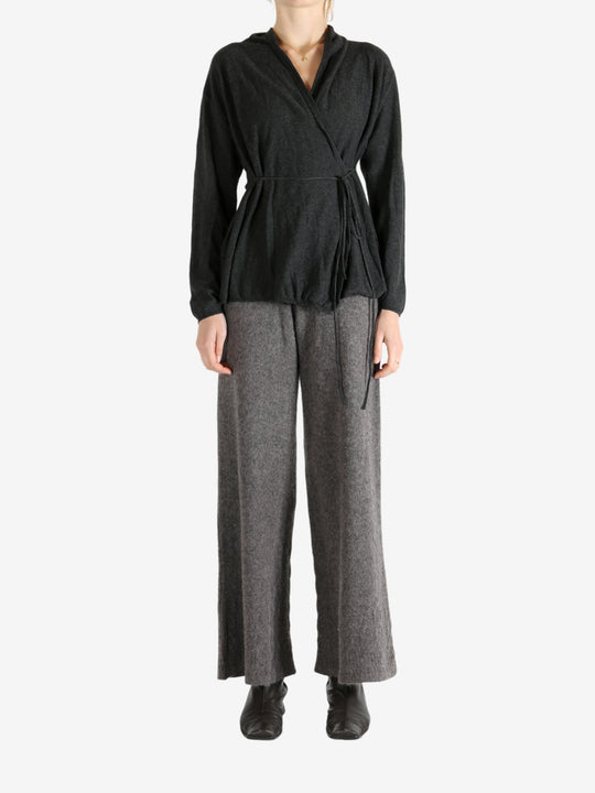 Grey tops,full body view