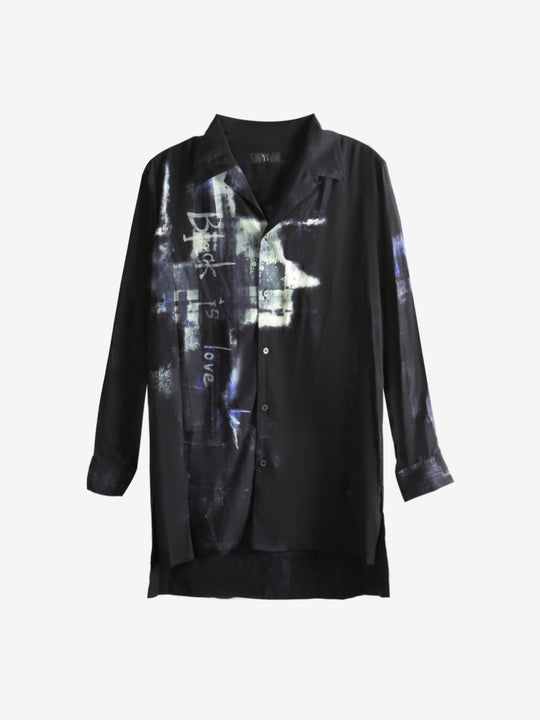 Black shirt, front view