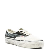 Black shoes, front view