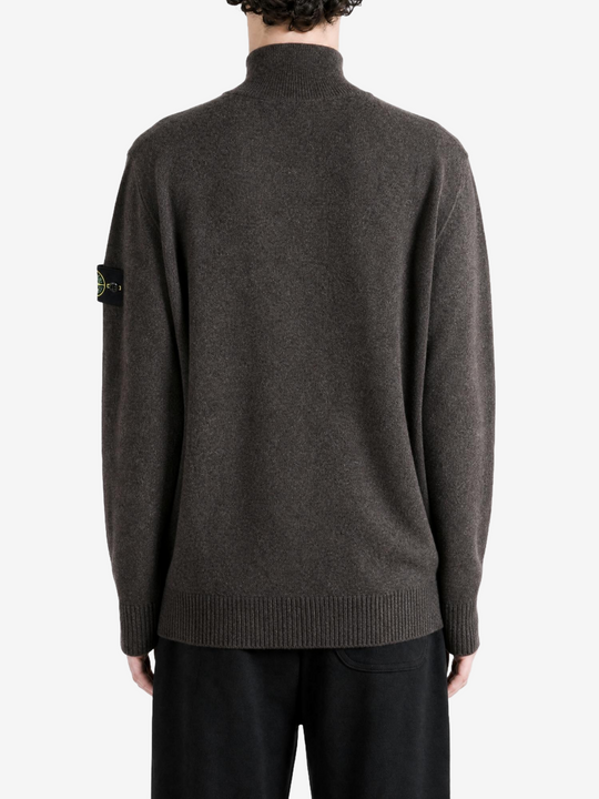 Grey knitwear, front view