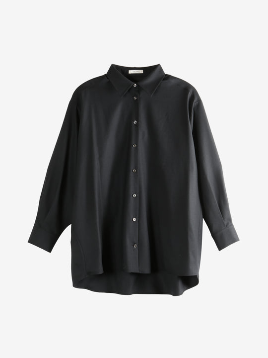 black shirt, front view