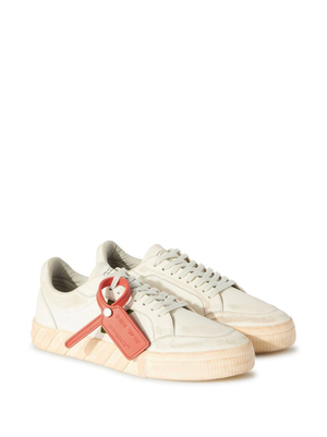 OFF-WHITE Men Low Vulcanized Distressed Sneakers