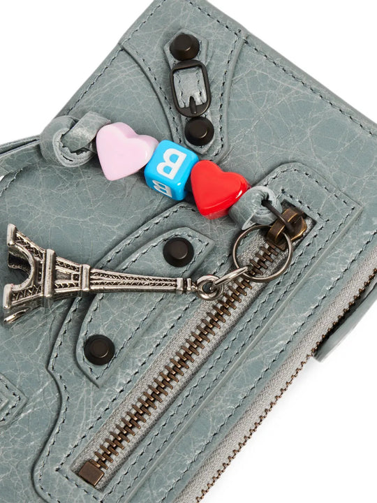 Grey accessories, front view