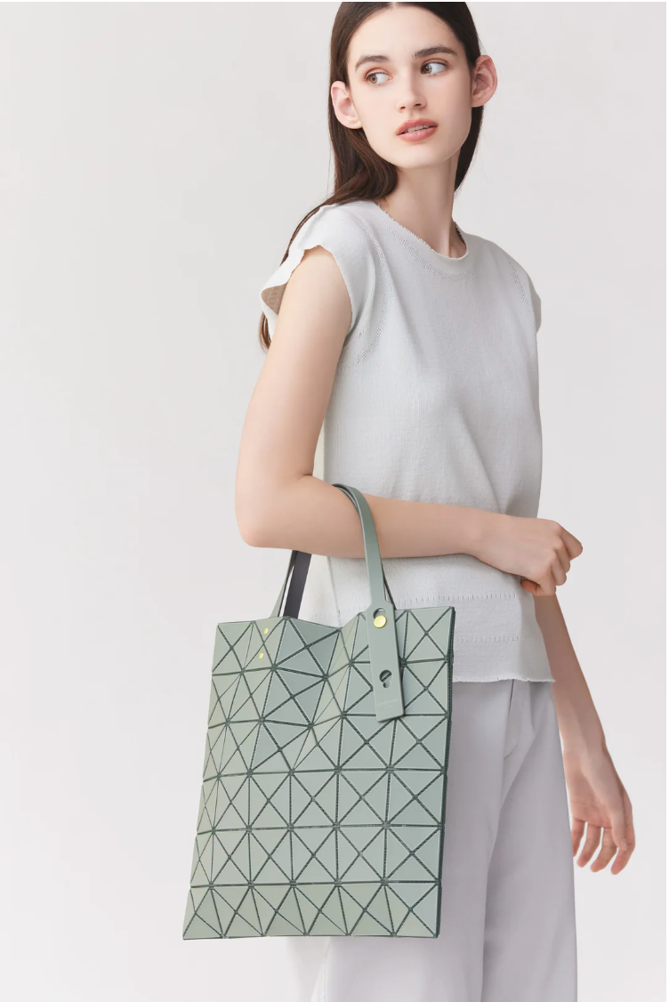 BAO BAO ISSEY MIYAKE Women Lucent One-Tone Tote Bag – Atelier New York