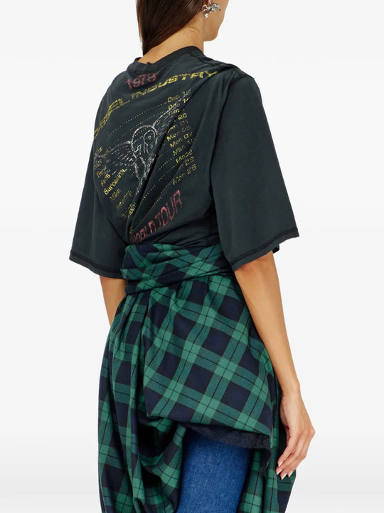 Black t-shirt worn by a person, showing the t-shirt fit
