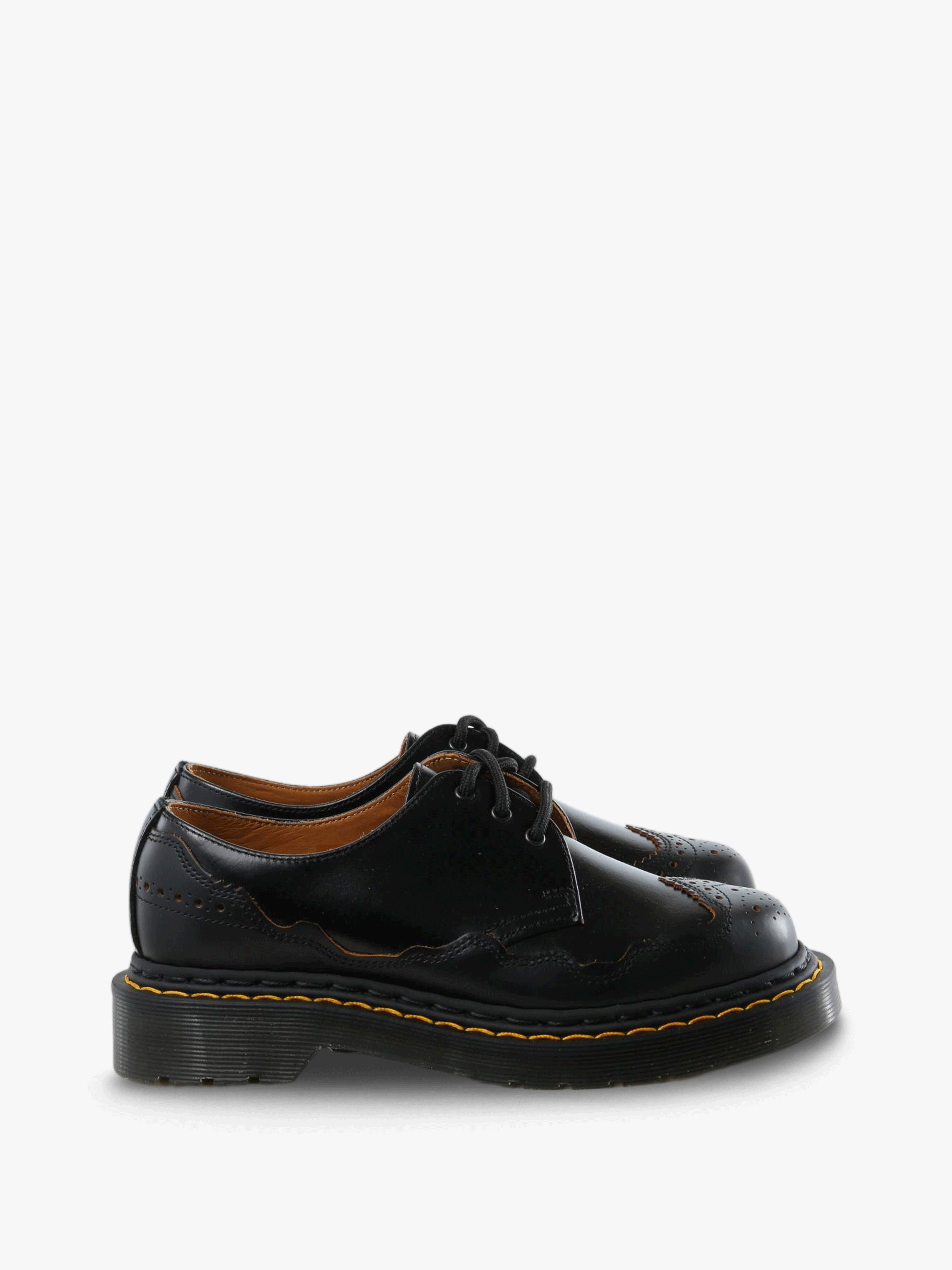 Black shoes, front view