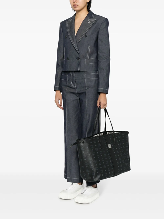 Black bag, full body view