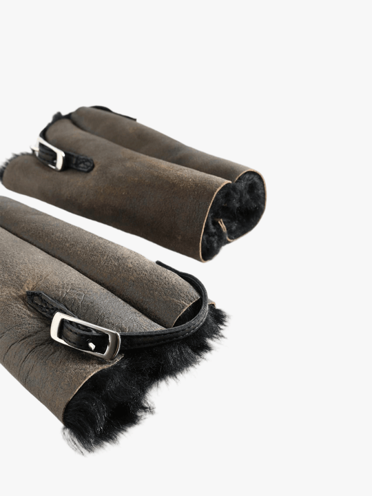 Grey accessories, front view