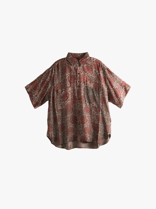 Grey shirt, front view