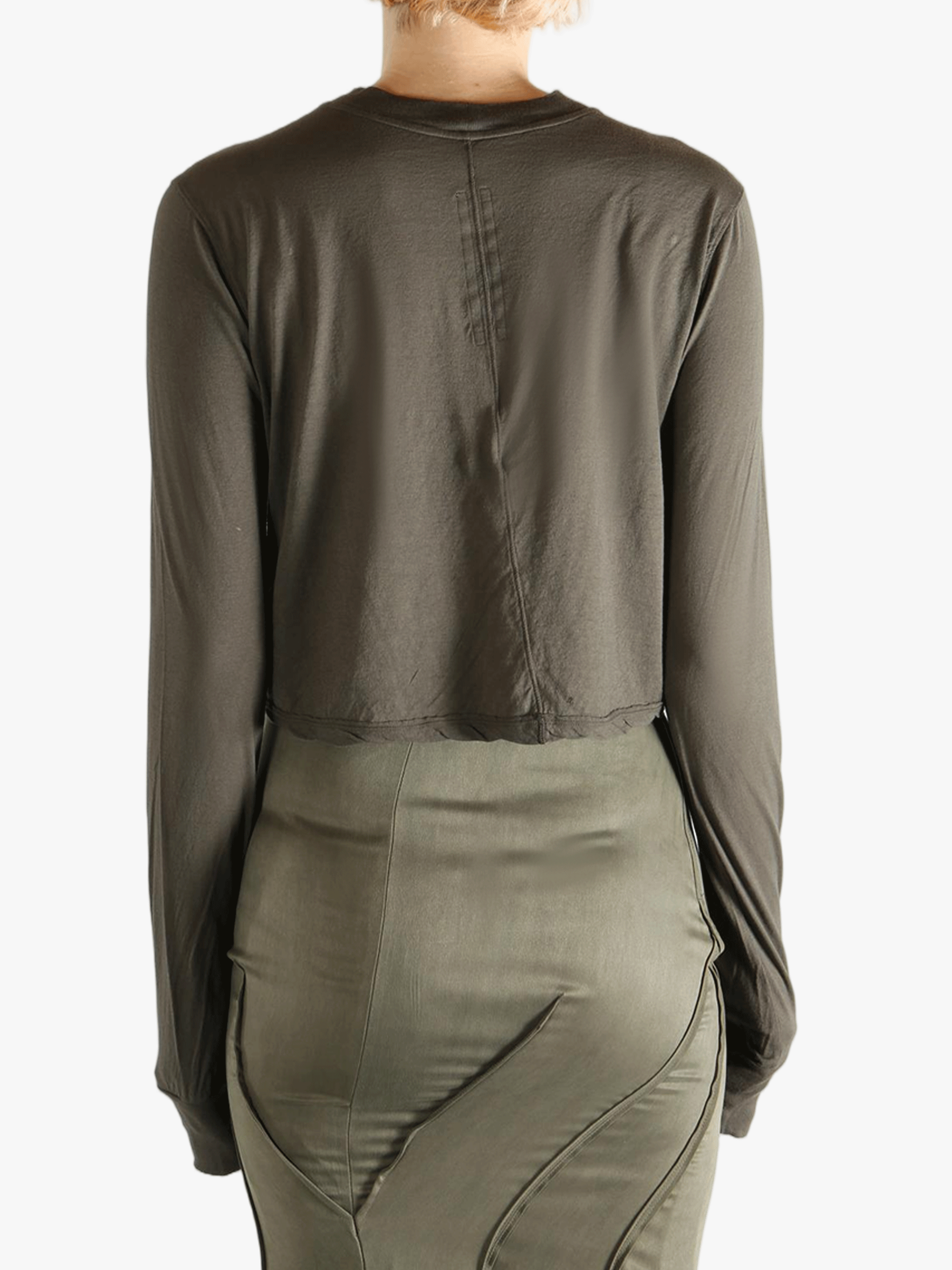 Brown t-shirts worn by a person, showing the t-shirts fit