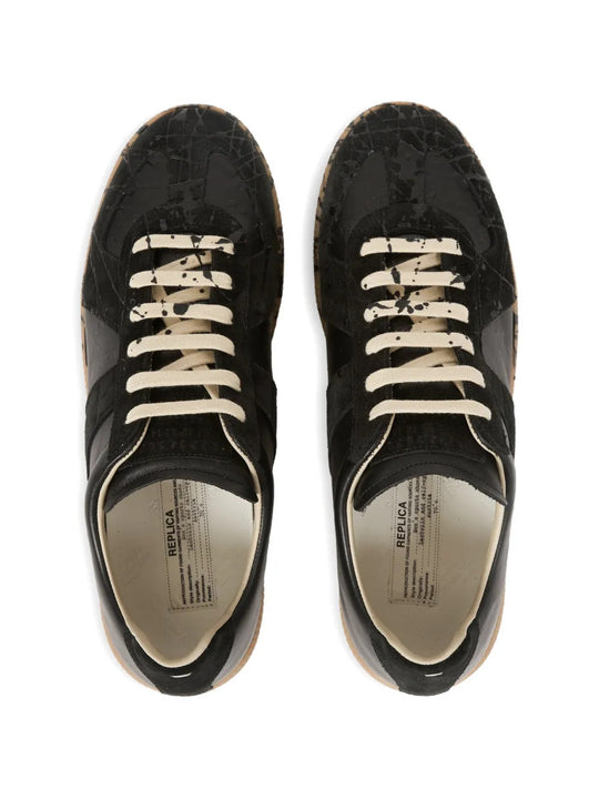 Black shoes, front view