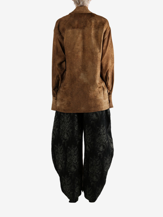 Brown top, full body view