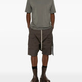 Grey t-shirt, full body view