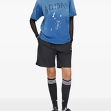Blue t-shirt,view body view