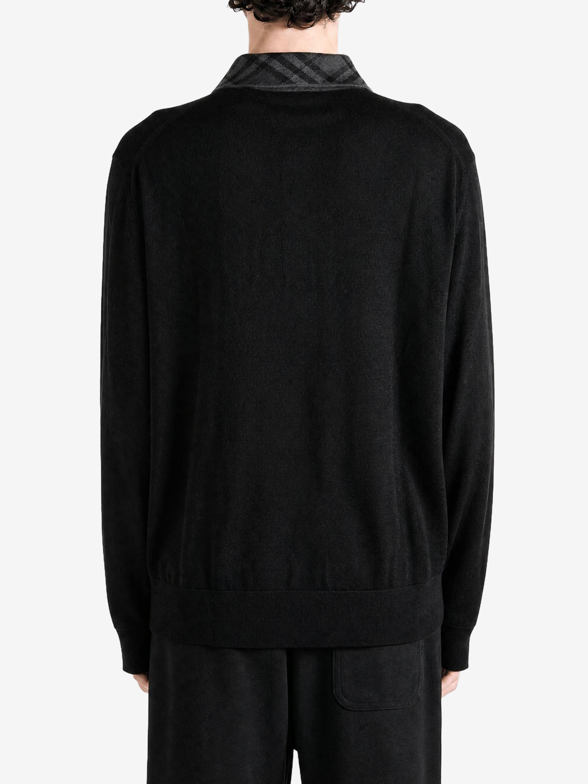 Black shirt, front view