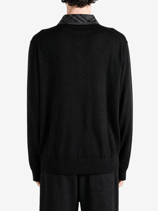 Black shirt, front view
