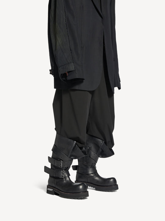 Black boot,full body view