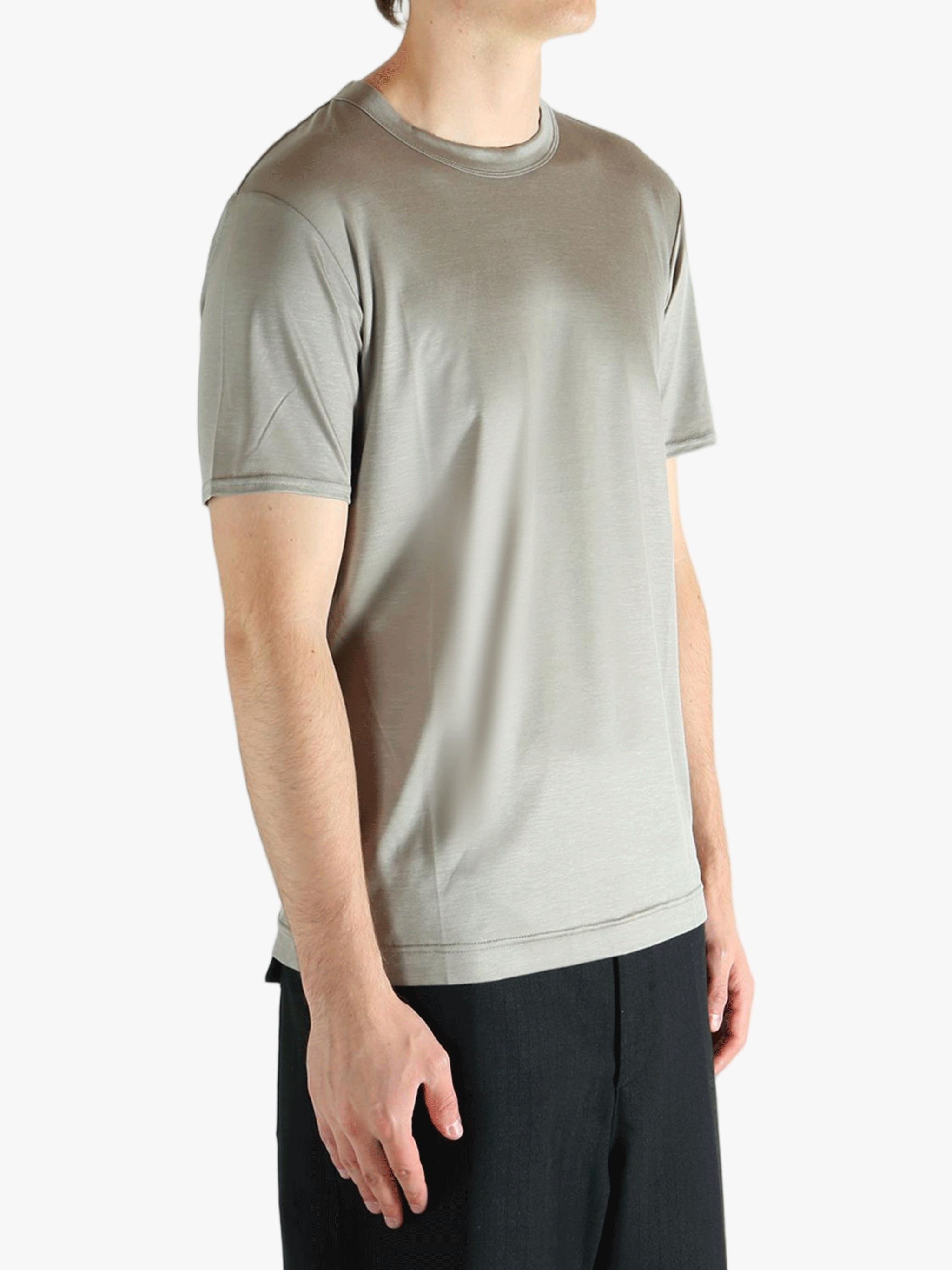 Green t-shirt, side view