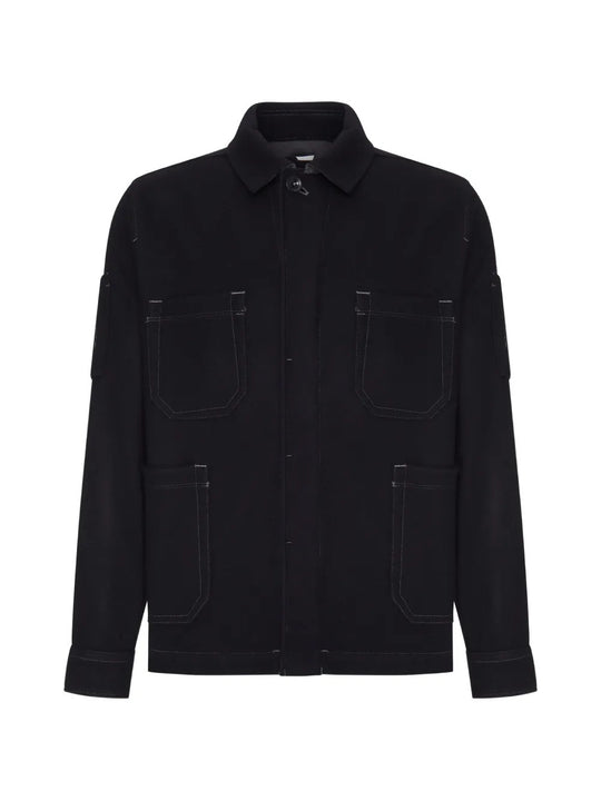 Black shirt, front view