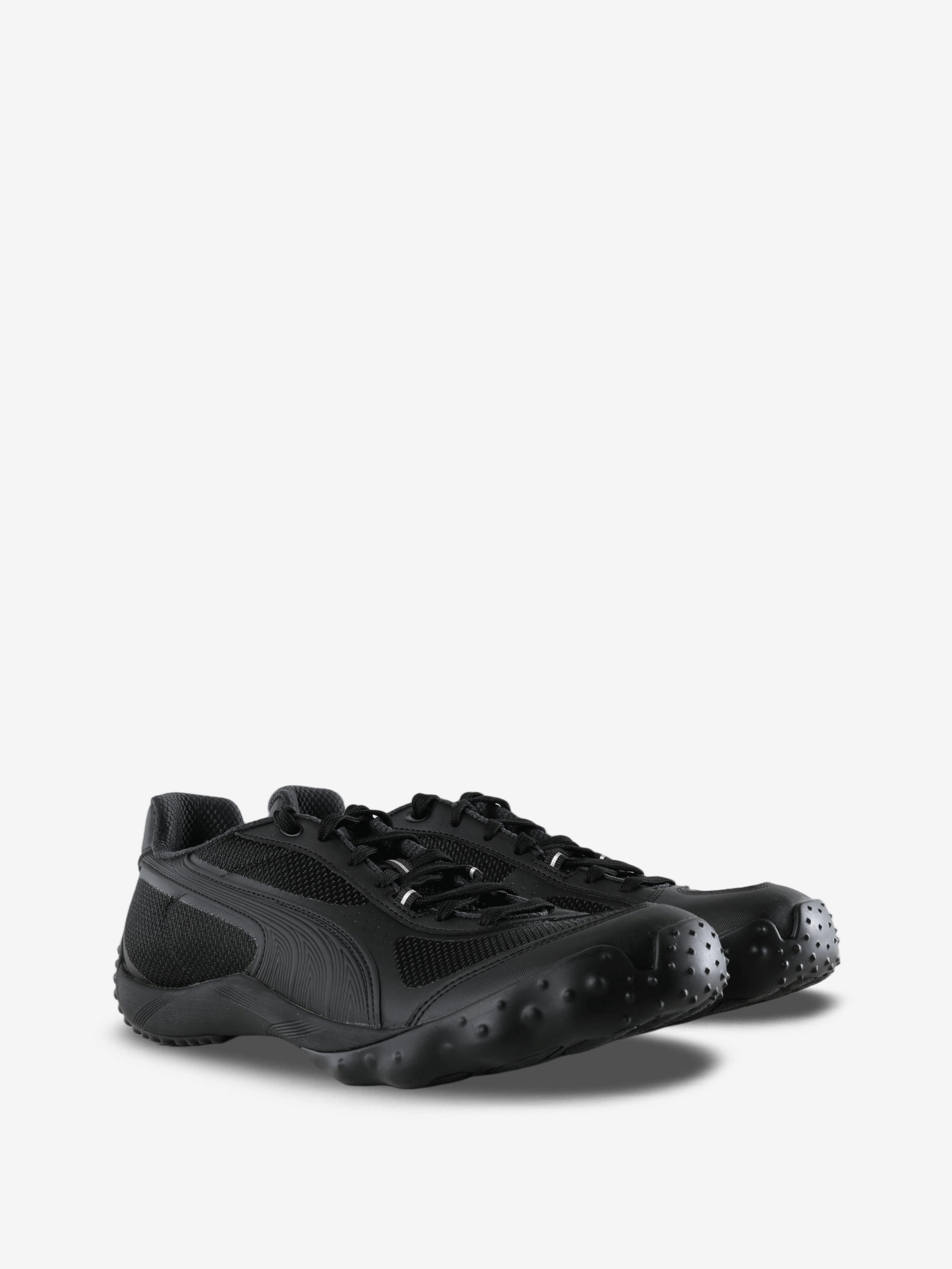 Black shoes, front view