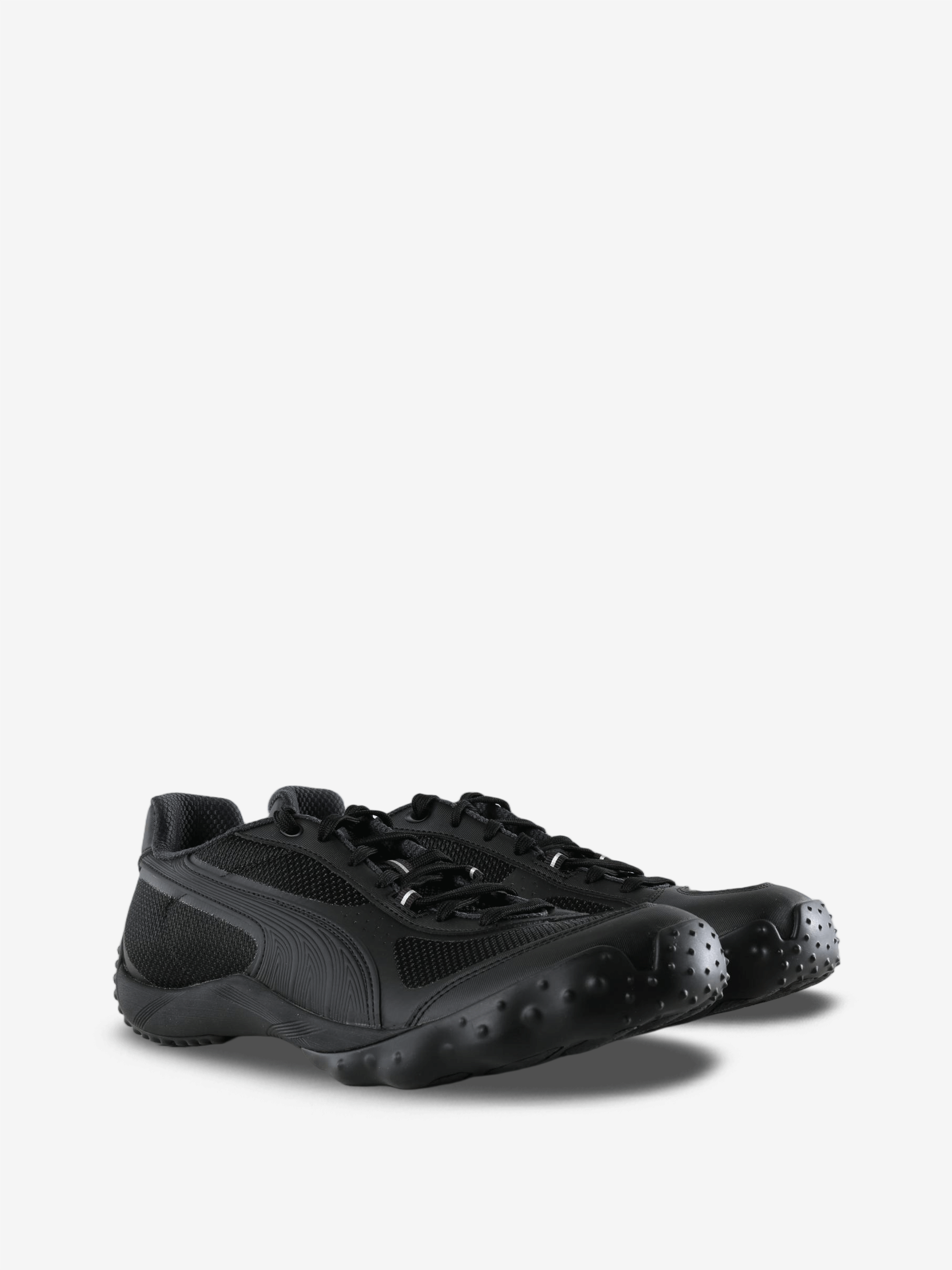 Black shoes, front view