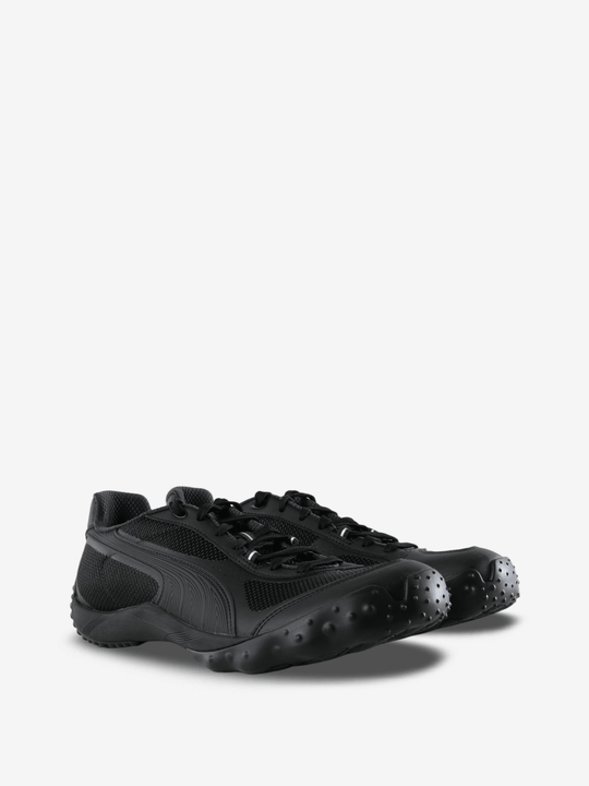 Black shoes, front view