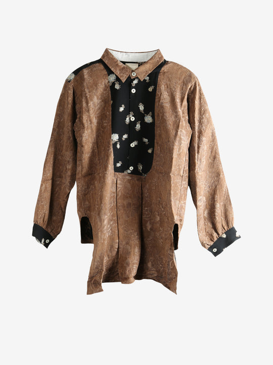 Brown shirt, front view