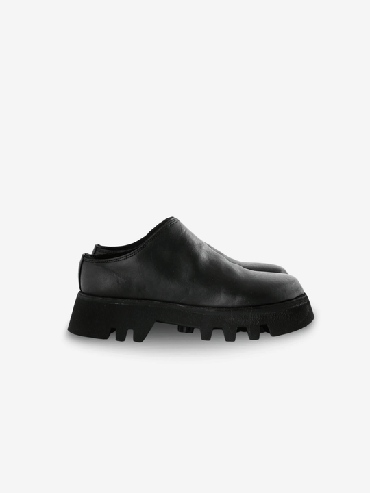 Black shoes, front view